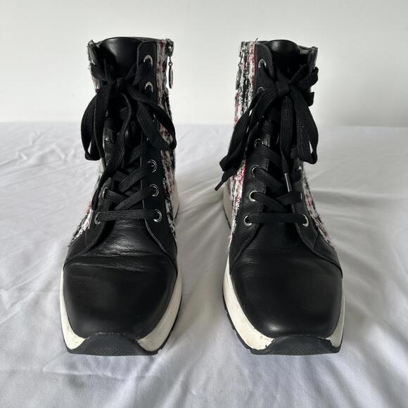 The WISHBONE Collection Tweed & Black Leather Wedge Sneaker Boots - size 9 EUC - Picture 5 of 8